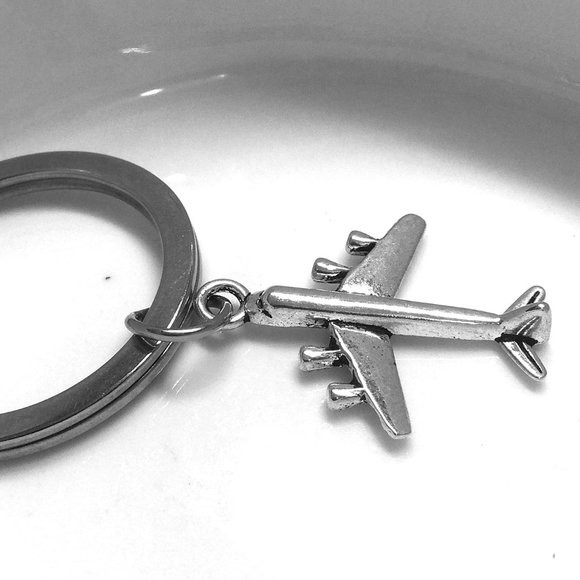 Miniature Airplane Traveller Pilot Vacation Charm Gift Key ring Keychain - Picture 1 of 2